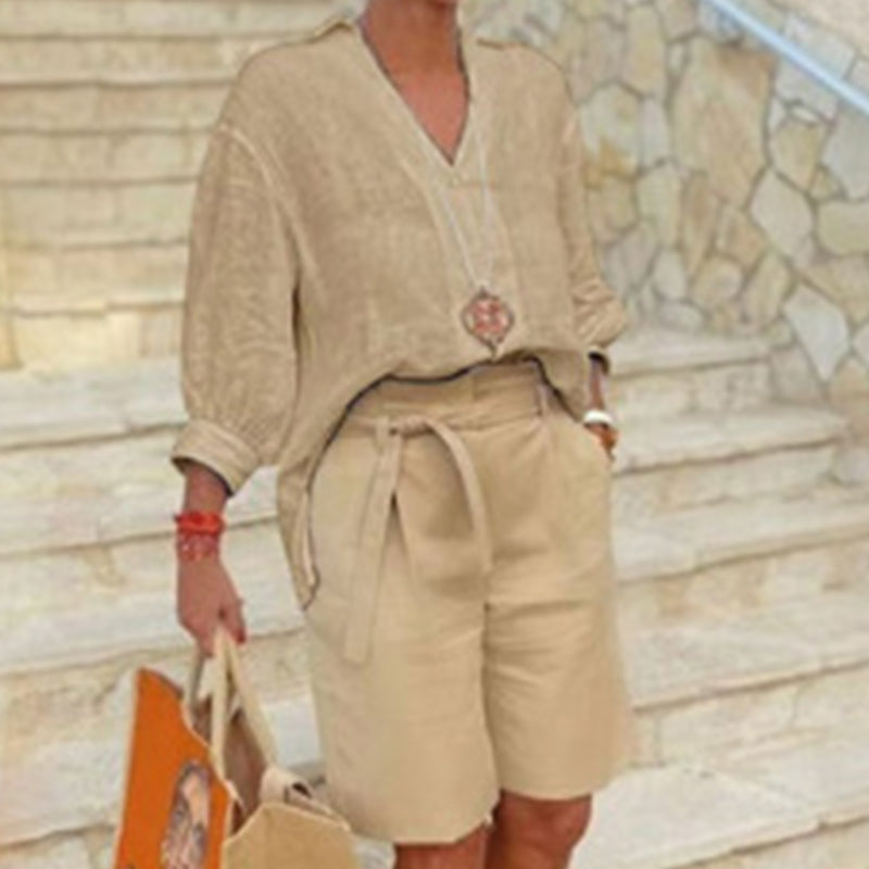 Casual women's set consisting of a V-neck top and shorts