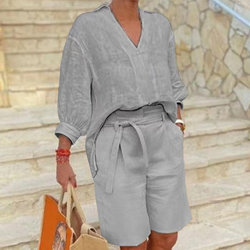 Casual women's set consisting of a V-neck top and shorts